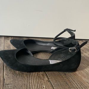 Steve Madden Black Flats
